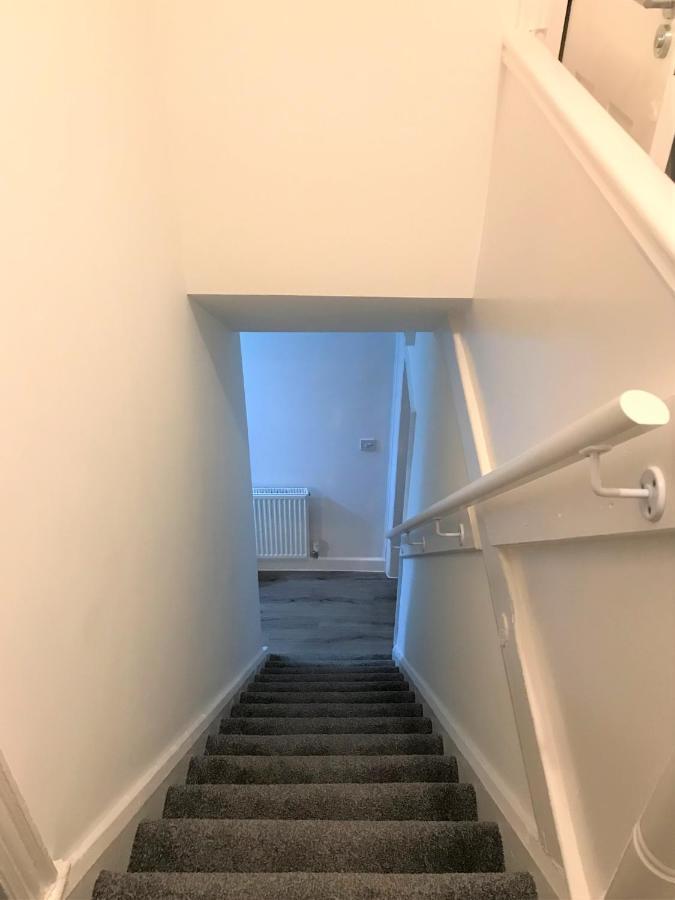 Stylish Modern 3-Bed House Nr Manchester City Ctr ホワイトフィールド エクステリア 写真