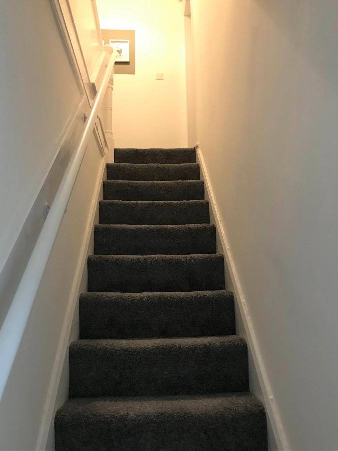 Stylish Modern 3-Bed House Nr Manchester City Ctr ホワイトフィールド エクステリア 写真