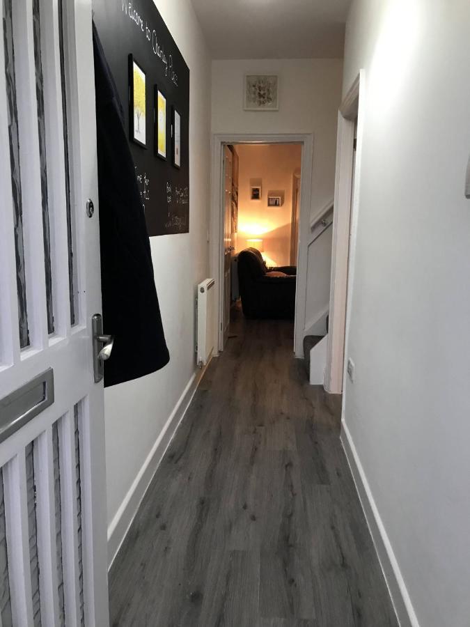 Stylish Modern 3-Bed House Nr Manchester City Ctr ホワイトフィールド エクステリア 写真