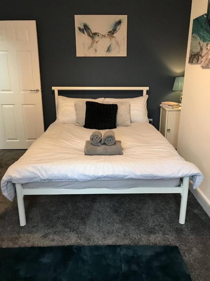 Stylish Modern 3-Bed House Nr Manchester City Ctr ホワイトフィールド エクステリア 写真