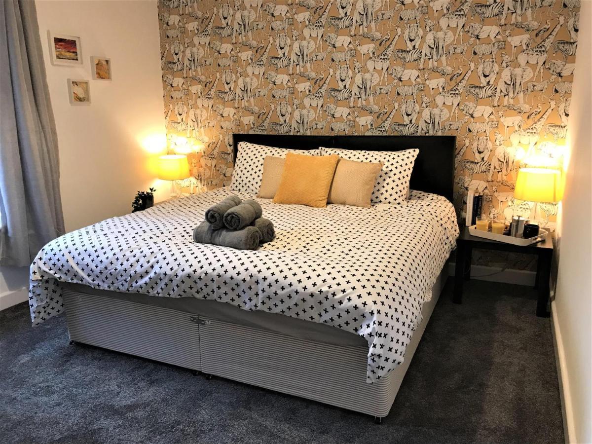 Stylish Modern 3-Bed House Nr Manchester City Ctr ホワイトフィールド エクステリア 写真