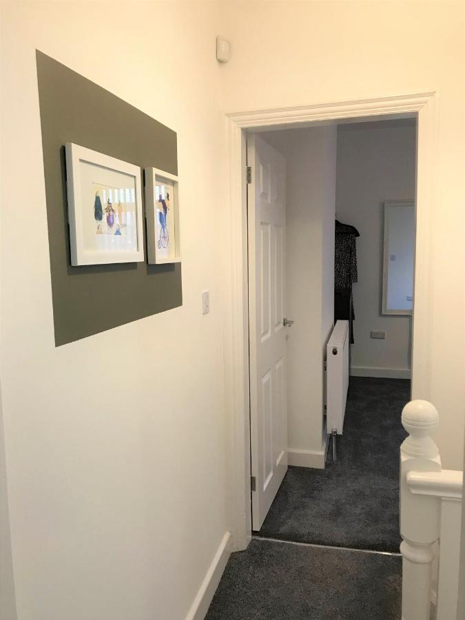 Stylish Modern 3-Bed House Nr Manchester City Ctr ホワイトフィールド エクステリア 写真
