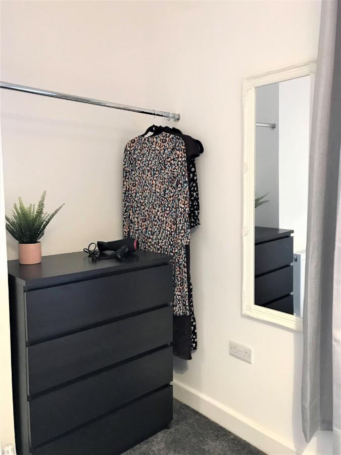 Stylish Modern 3-Bed House Nr Manchester City Ctr ホワイトフィールド エクステリア 写真